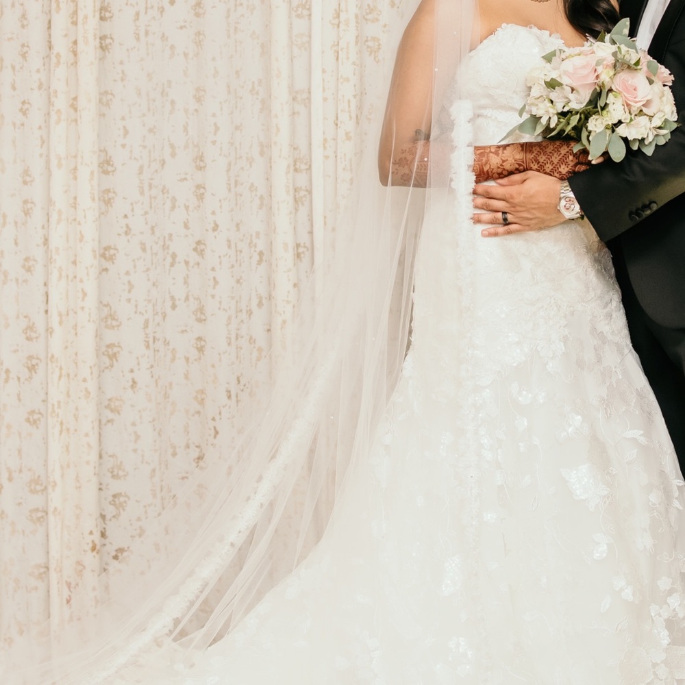 Wedding gown